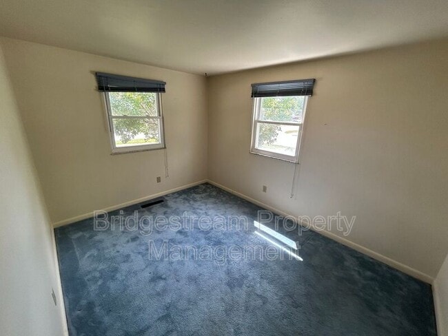 Building Photo - 7281 Klyemore Dr
