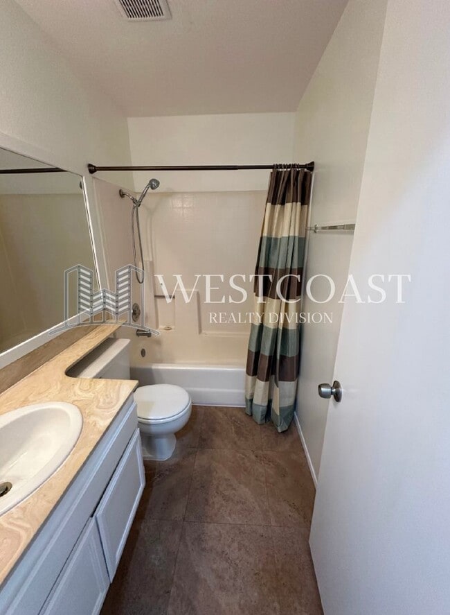 Building Photo - Beautiful Two-Story 3 Bed, 2 Bath Home in Calavera Hills Villas Community in Carlsbad