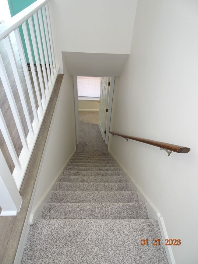 Building Photo - 4 bedrooms 2.5 bathrooms Single Family Home for Rent