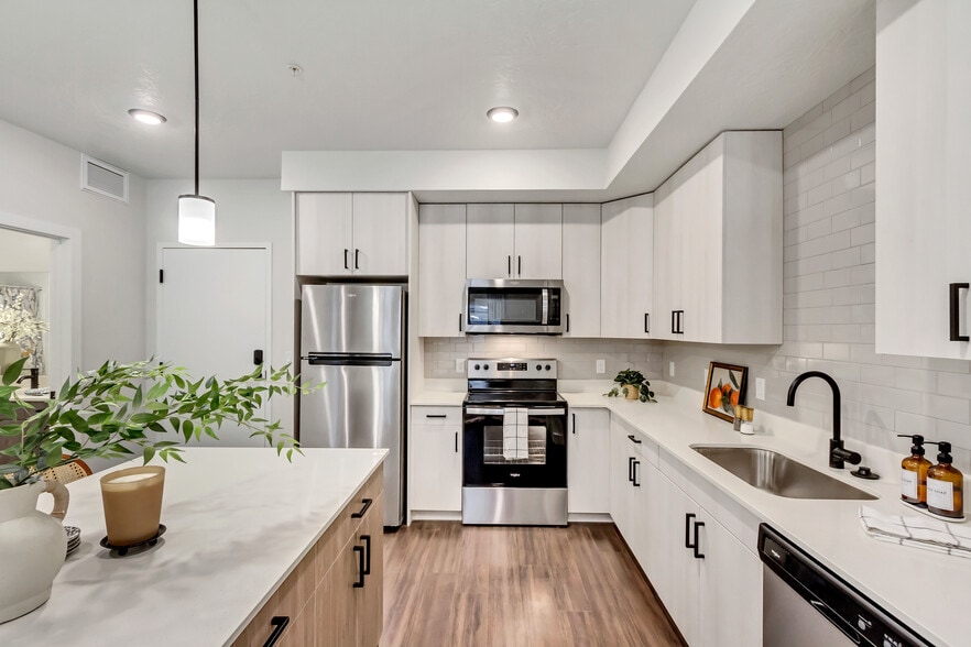 Primary Photo - TwentyOnes