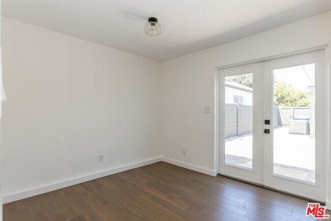 Building Photo - 3618 Chesapeake Ave