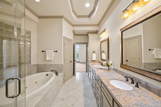 Building Photo - 1655 Castle Ct