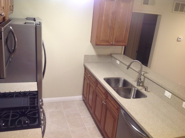 Building Photo - 1340 N Curson Ave