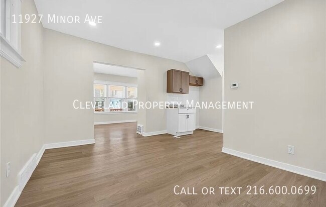 Building Photo - 11927 Minor Ave