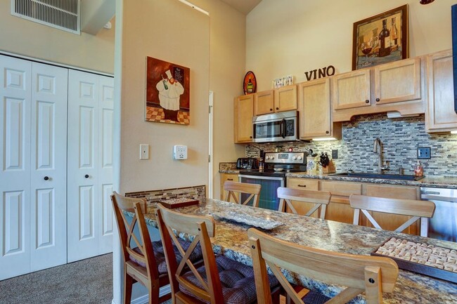 Building Photo - FOR RENT: FURNISHED 2 BED 2 BATH plus Loft...