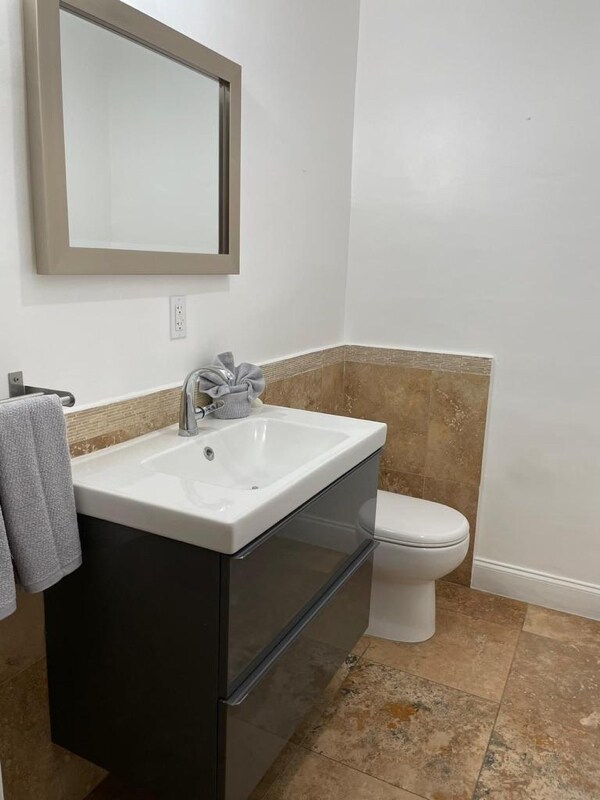 Building Photo - 1500 Meridian Ave