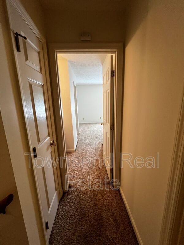 Building Photo - 1012 Ancestry Dr