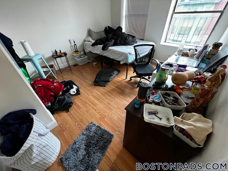 Building Photo - 1078 Boylston St