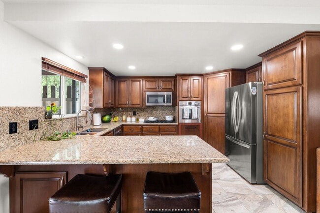 Building Photo - Beautiful 3 Bedroom Home in Norco