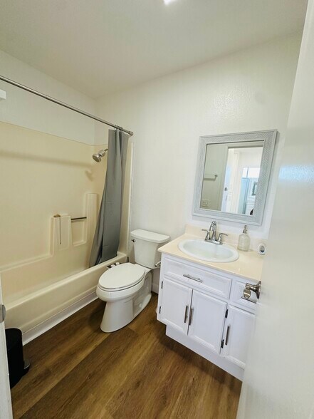 bathroom 2 - 1302 13th St