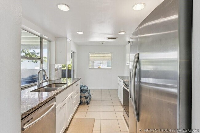 Building Photo - 6708 NW 57th Dr