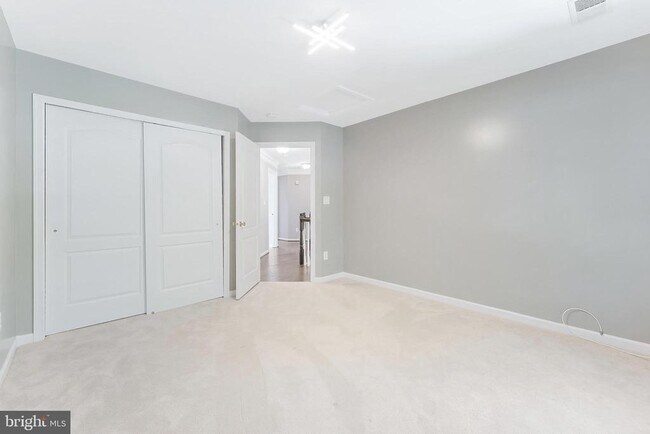Building Photo - 20152 Boxwood Pl