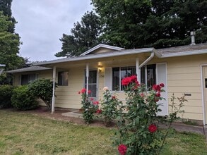 Building Photo - 3 bedroom Ranch style Home near Gresham