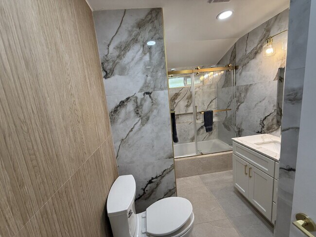 Building Photo - Stunning Newly Remodeled 4 Bedroom 3 Bathroom Home in Walnut Creek