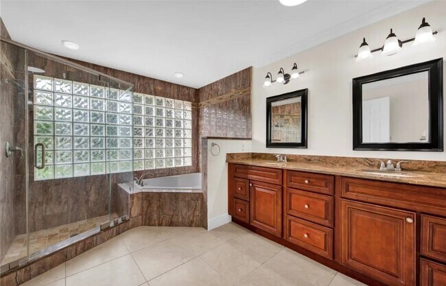 Building Photo - Stunning 3-Bedroom, 2-Bath Estate Home in ...