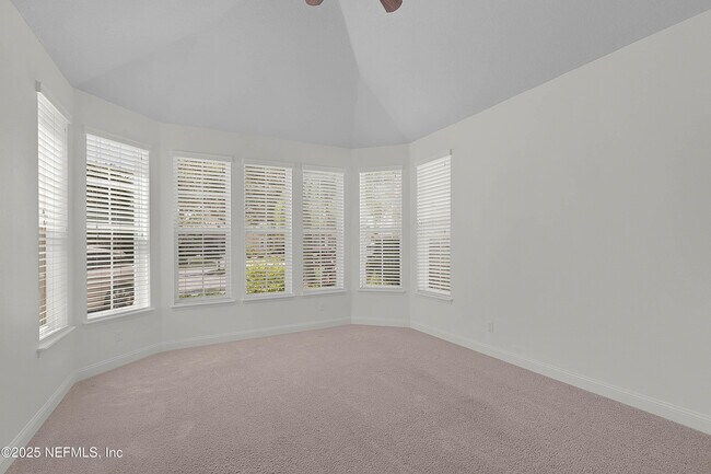 Building Photo - 128 Payasada Oaks Trail