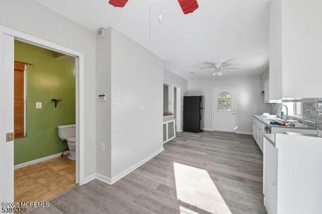 Building Photo - 479 Line Rd