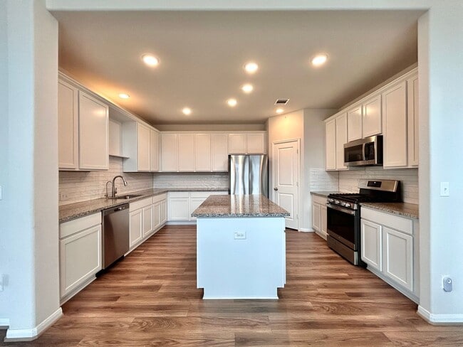 Building Photo - 208 Azalea Spgs Rd