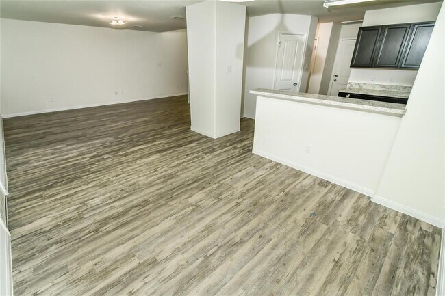 Building Photo - 5807 Dawn Terrace Ct