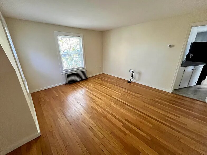 Building Photo - 13 Pennacook St