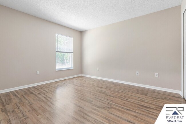 Building Photo - 59 Riverina Dr