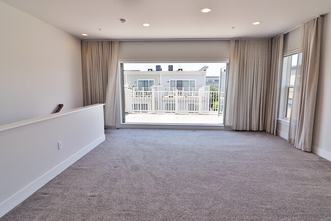 Building Photo - 1424 Piccard Dr