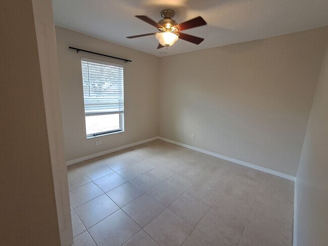 Building Photo - 6142 Hester Ave