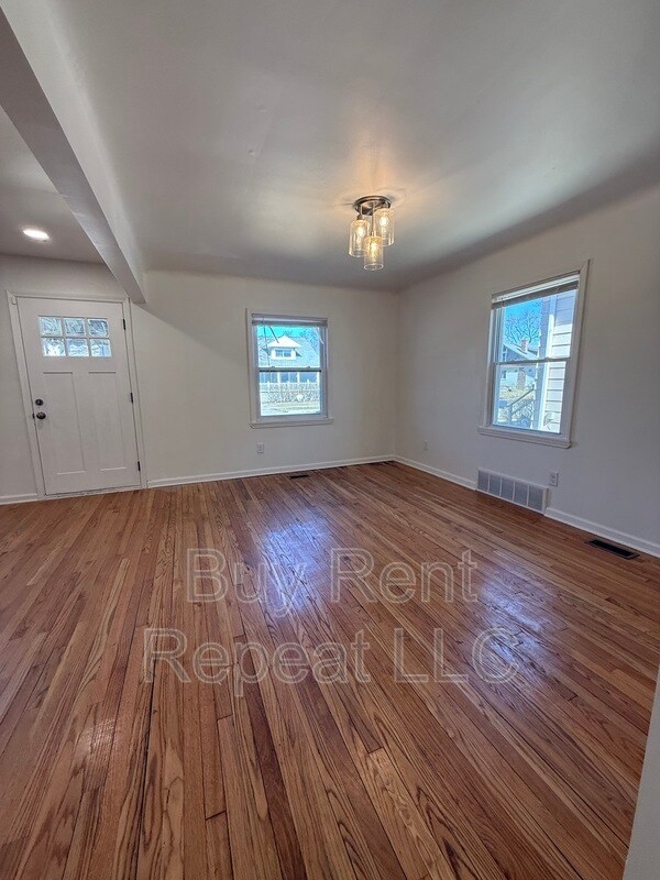 Building Photo - 630 Jewell St