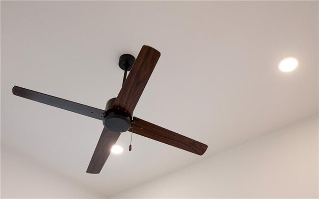 Building Photo - 15 Cranston Ave