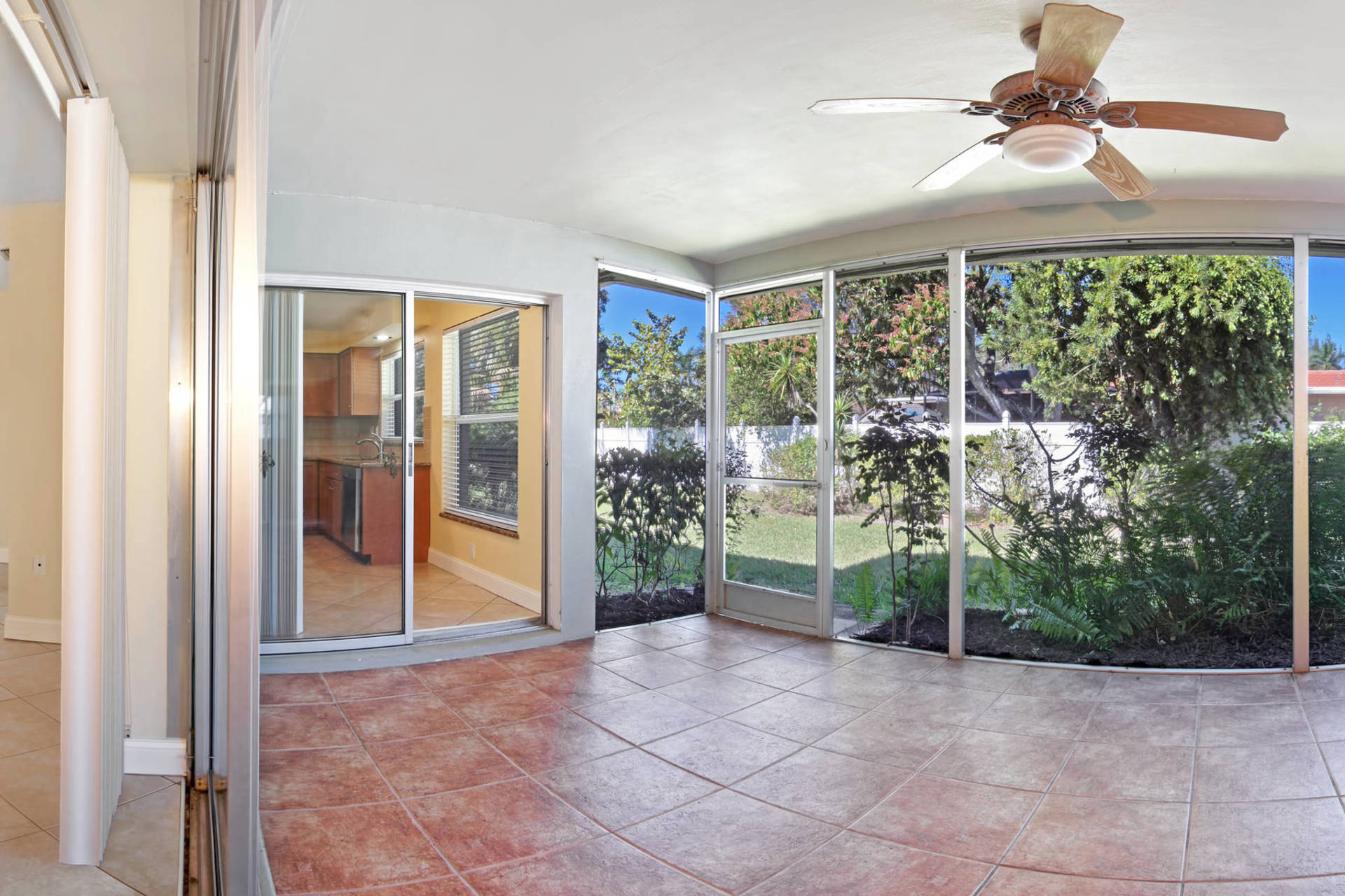 Building Photo - 5652 Eichen Cir