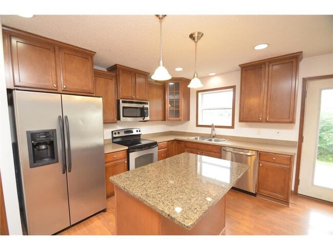 Building Photo - 15661 60th Ave N