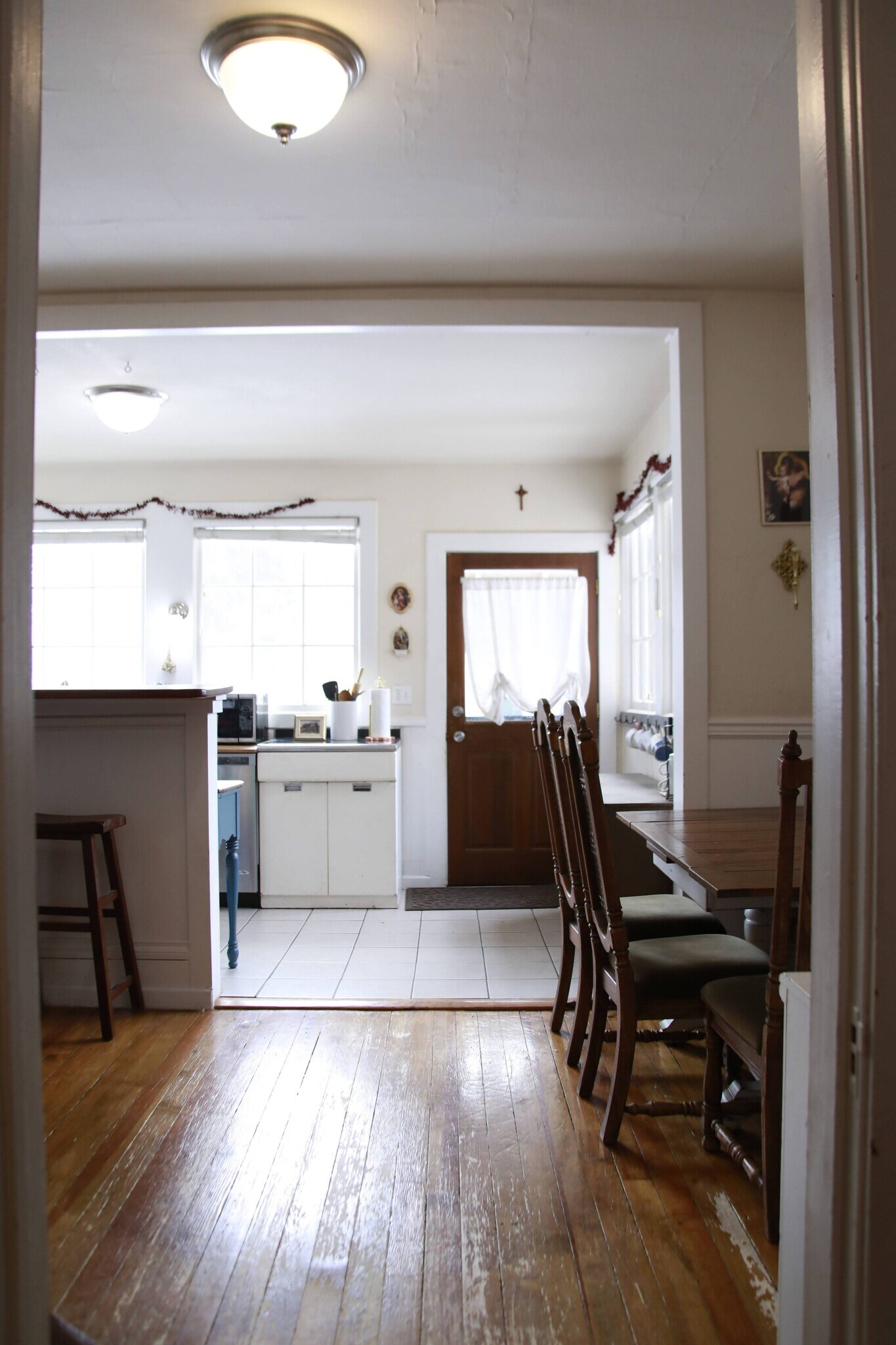 Hardwood and tile throughout - 414 East 2nd Ave