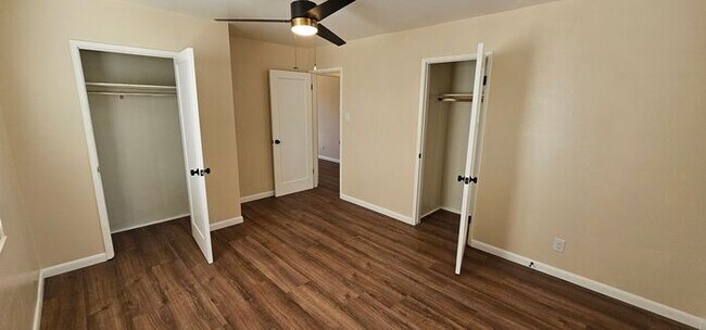 Building Photo - For Rent 2 Bedroom 1 Bathroom 1 Car Garage