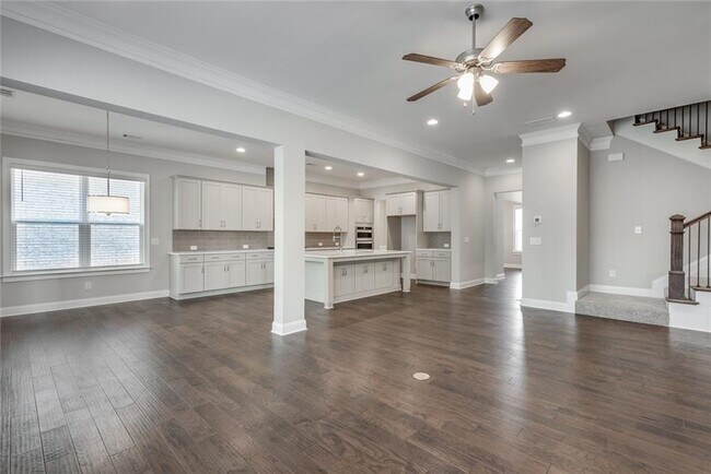 Building Photo - 440 Baroque Dr