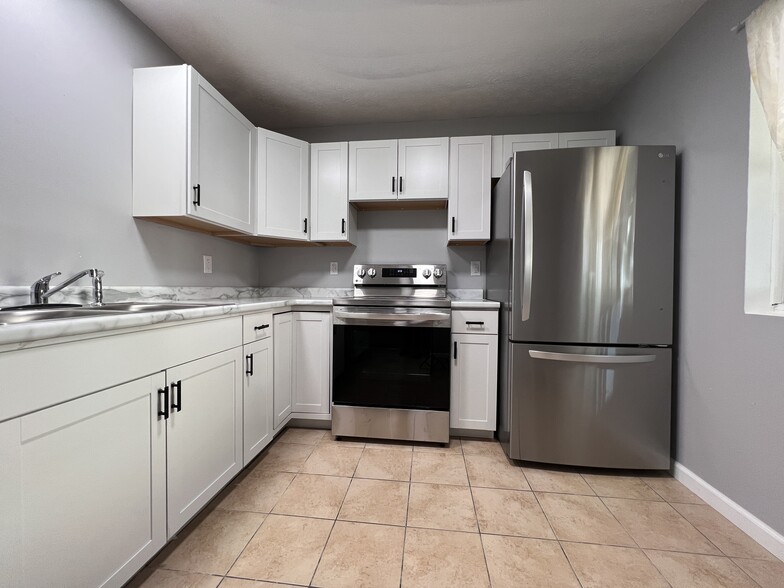 Blackburn Building Student Apartments 471 Dallas St WV