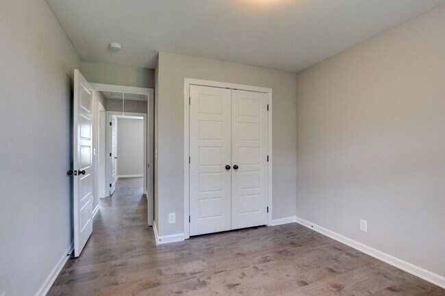 Building Photo - 1092 Barnhill Rd