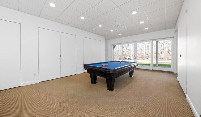 Building Photo - 9 Sea Farm Ct