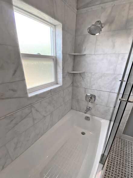 Building Photo - 1150 N Curson Ave