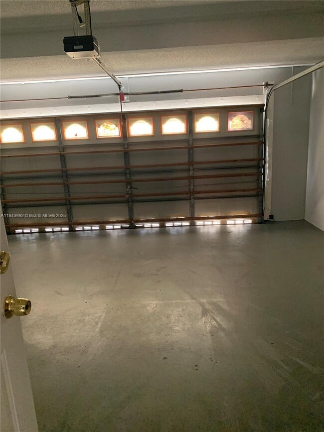 Building Photo - 15857 SW 85th Ln