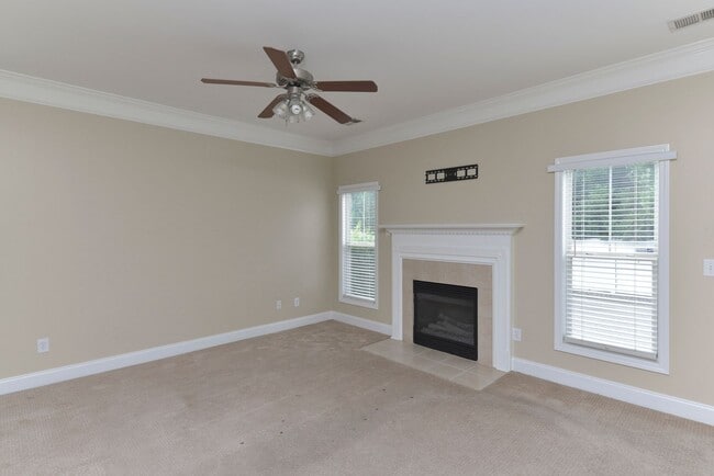 Building Photo - 2 Bedroom, 2.5 Bath in Hampton Forest- Mov...