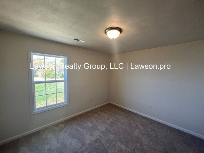 Building Photo - Newer Construction in Vinton with Incredible Mountain Views and  Attached Garage
