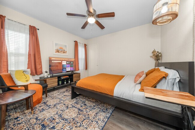 Building Photo - 738 Gabriel