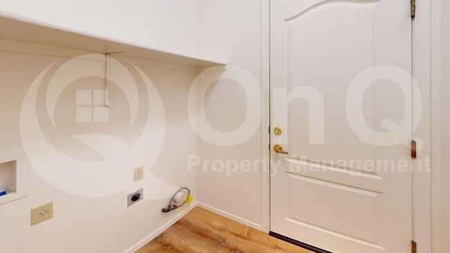 Building Photo - 137 E Calle Zavala