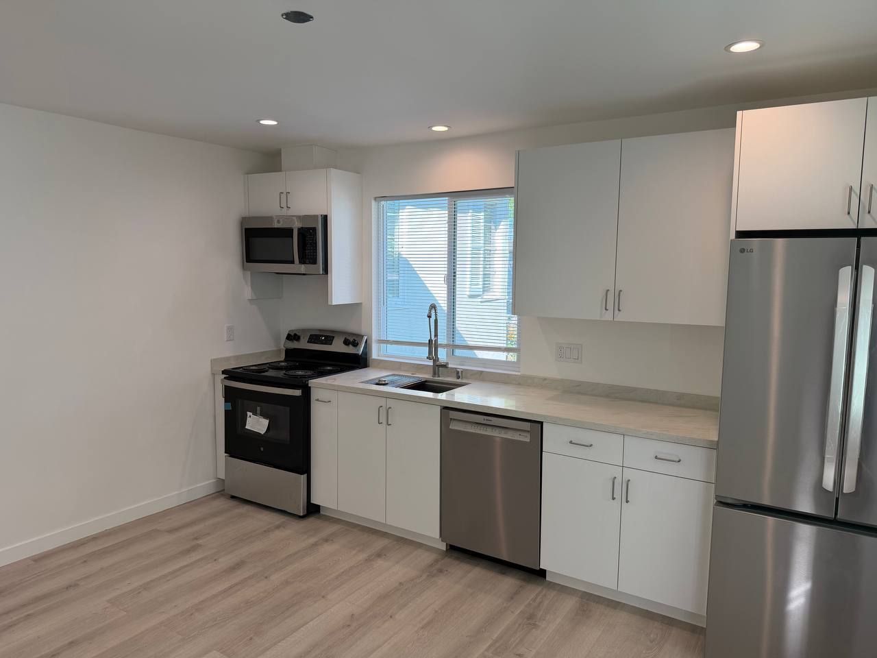 Building Photo - 5903 1/2 Texhoma Ave