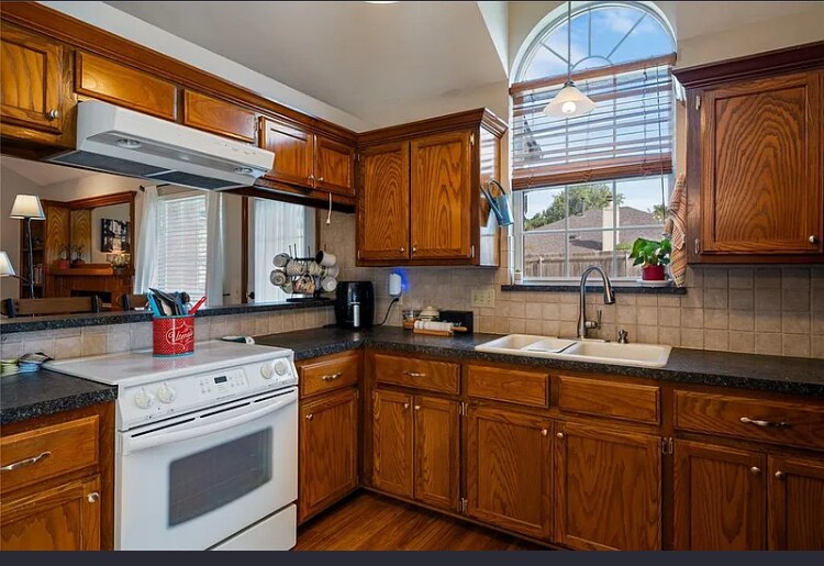 Building Photo - 709 Golden Eagle Dr
