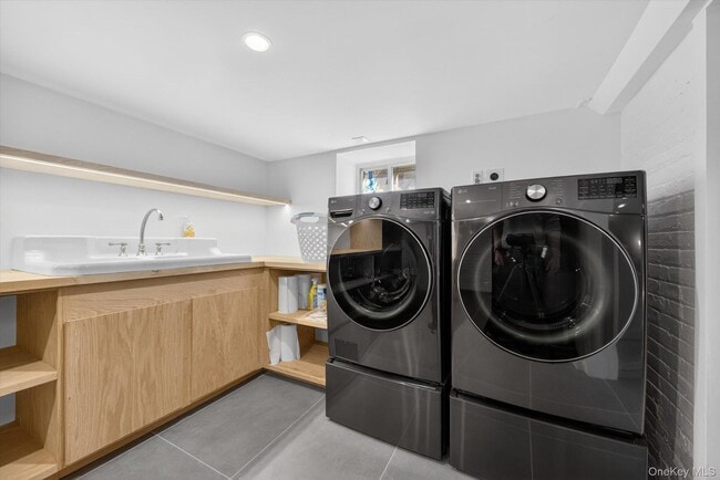 Building Photo - 22 High St