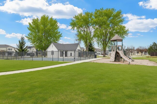 Building Photo - 1860 E Adelaide Dr