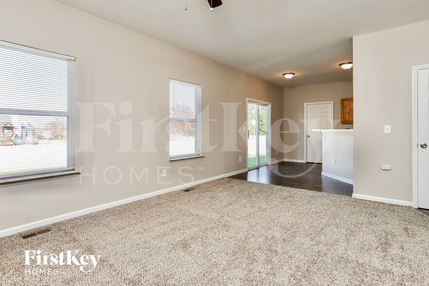 Building Photo - 1097 Prince Albert Ct