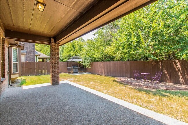 Building Photo - 2121 Timothy Dr