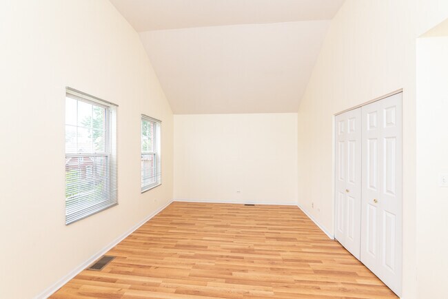 Building Photo - 1509 N Talman Ave